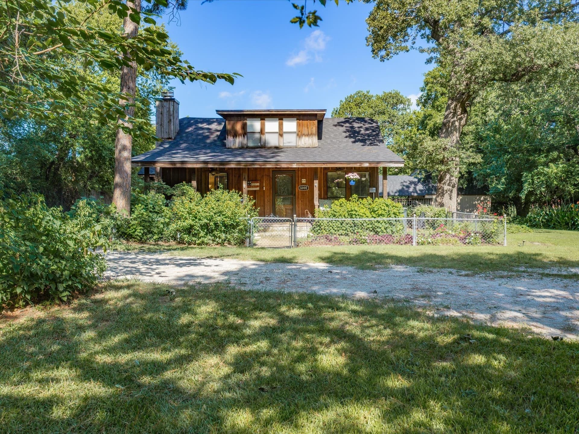 1.01 acres in Tarrant County - photo 9