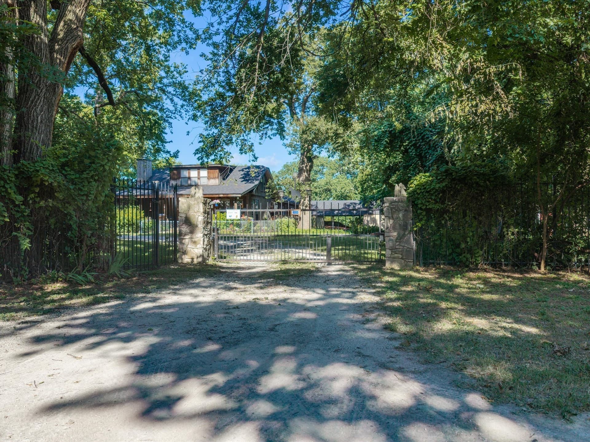 1.01 acres in Tarrant County - photo 34