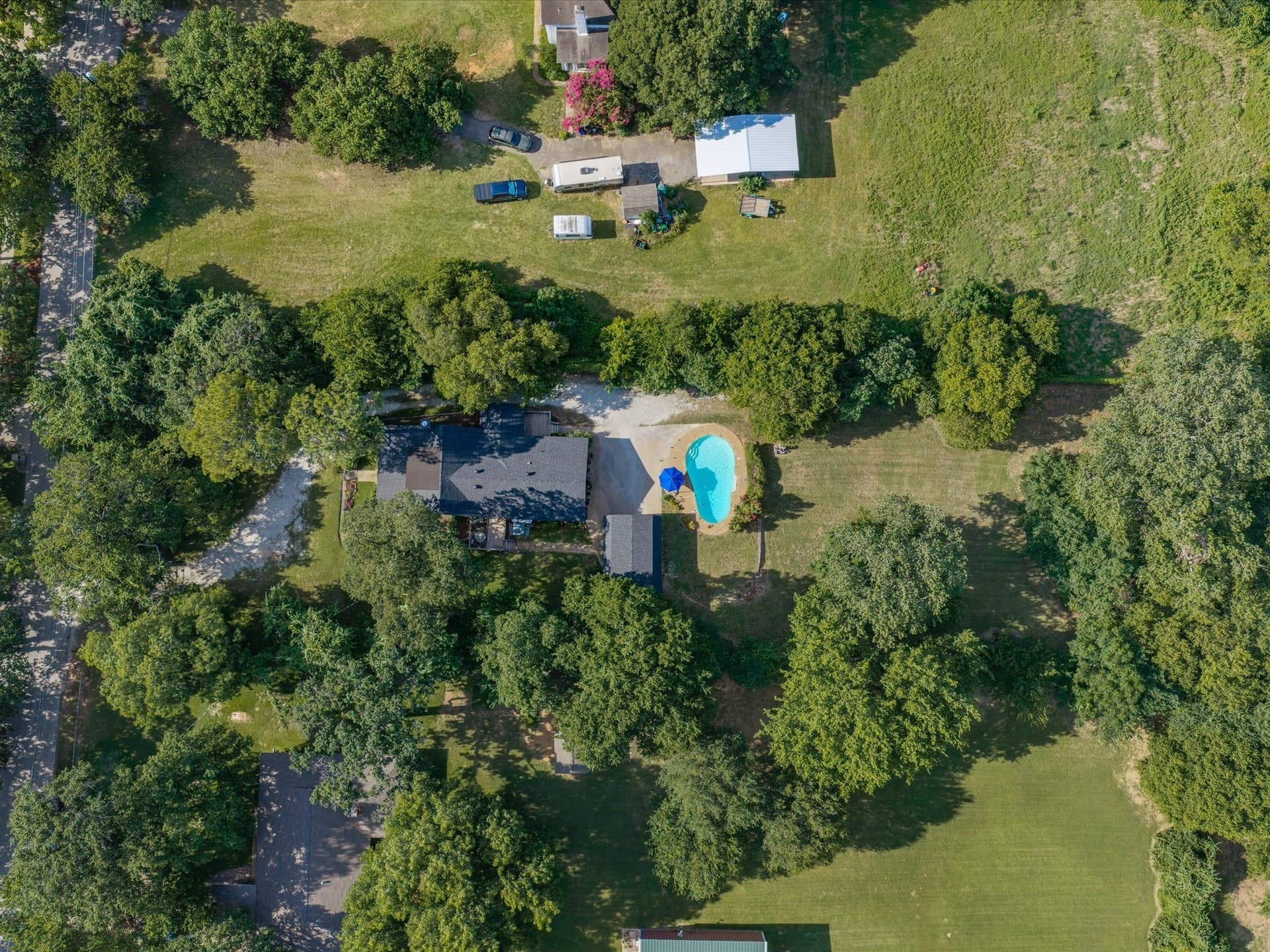 1.01 acres in Tarrant County gallery image 2