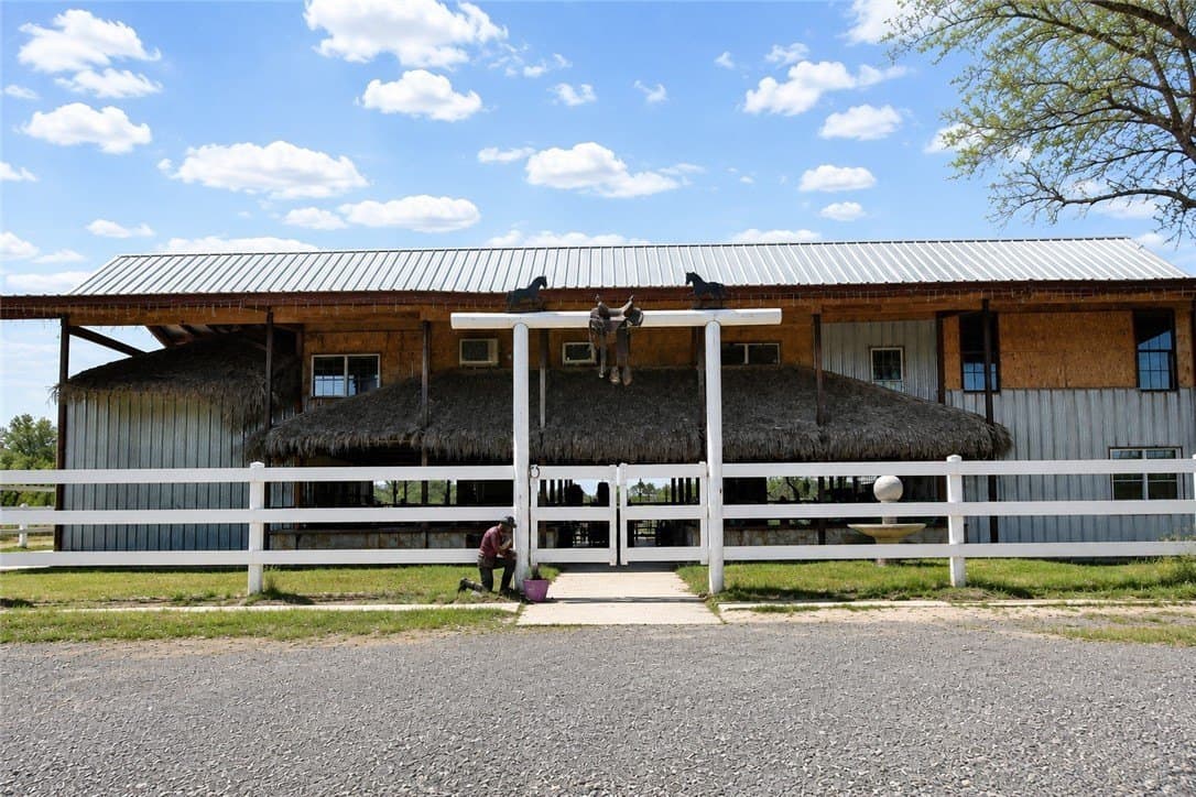 12.74 acres in Brooks County - photo 2