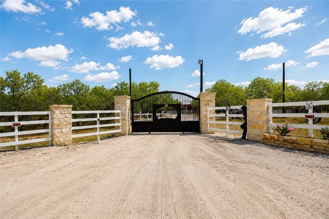 12.74 acres in Brooks County