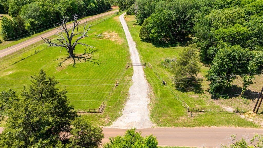 5.6 acres in ANDERSON County gallery image 2
