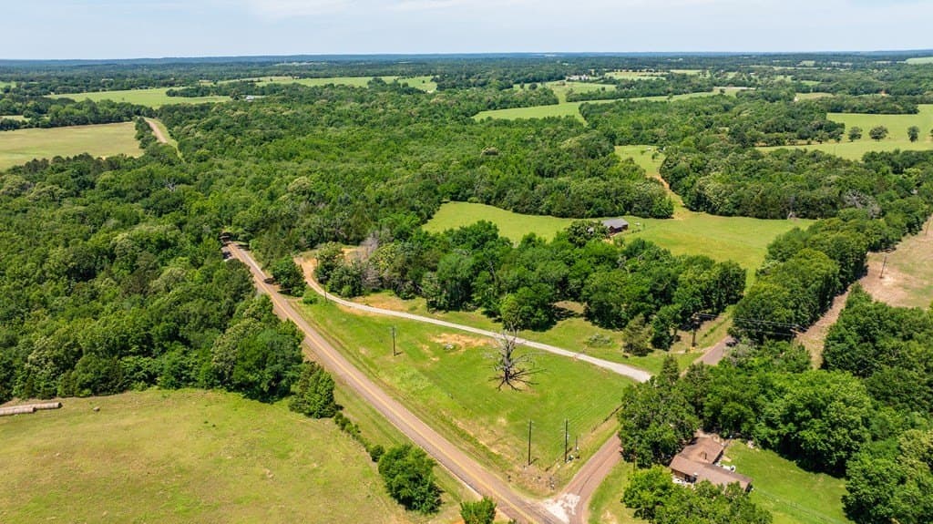 5.6 acres in ANDERSON County - photo 16