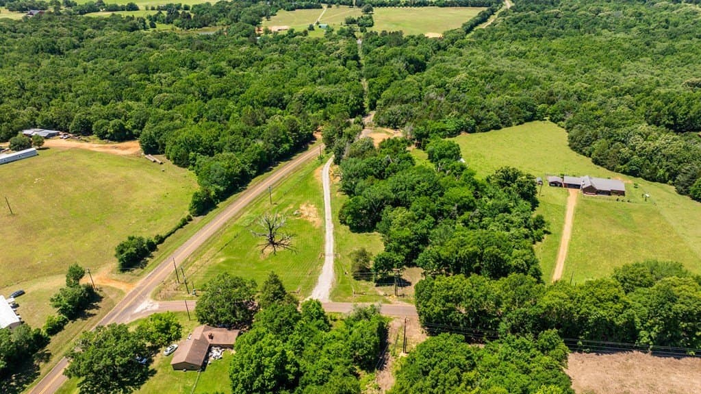 5.6 acres in ANDERSON County - photo 17