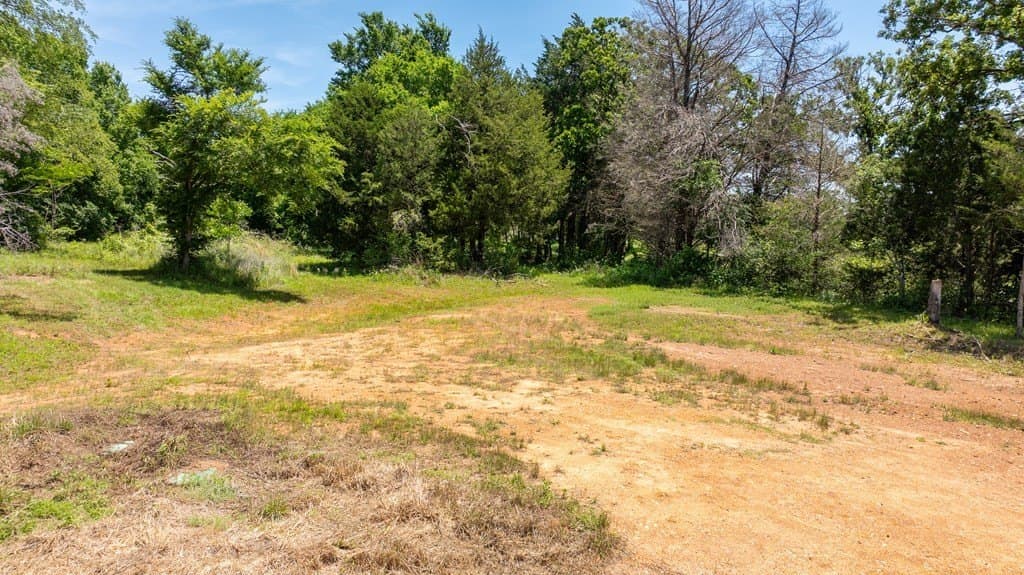 5.6 acres in ANDERSON County - photo 11