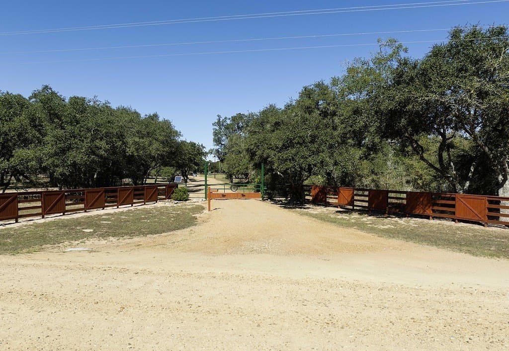 55 acres in Lavaca County gallery image 2