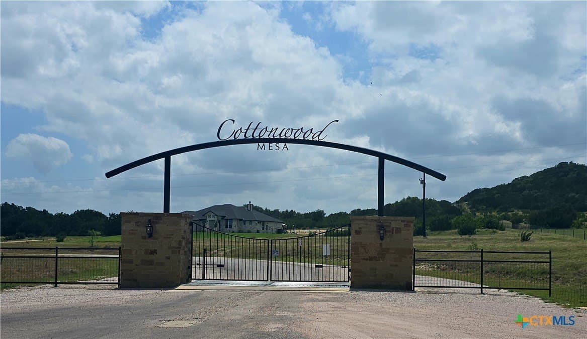 5.01 acres in Lampasas County - photo 2