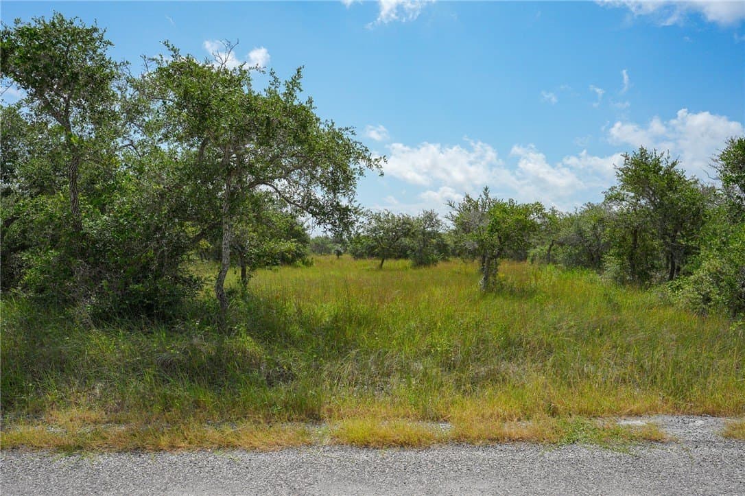 2 acres in Aransas County gallery image 2