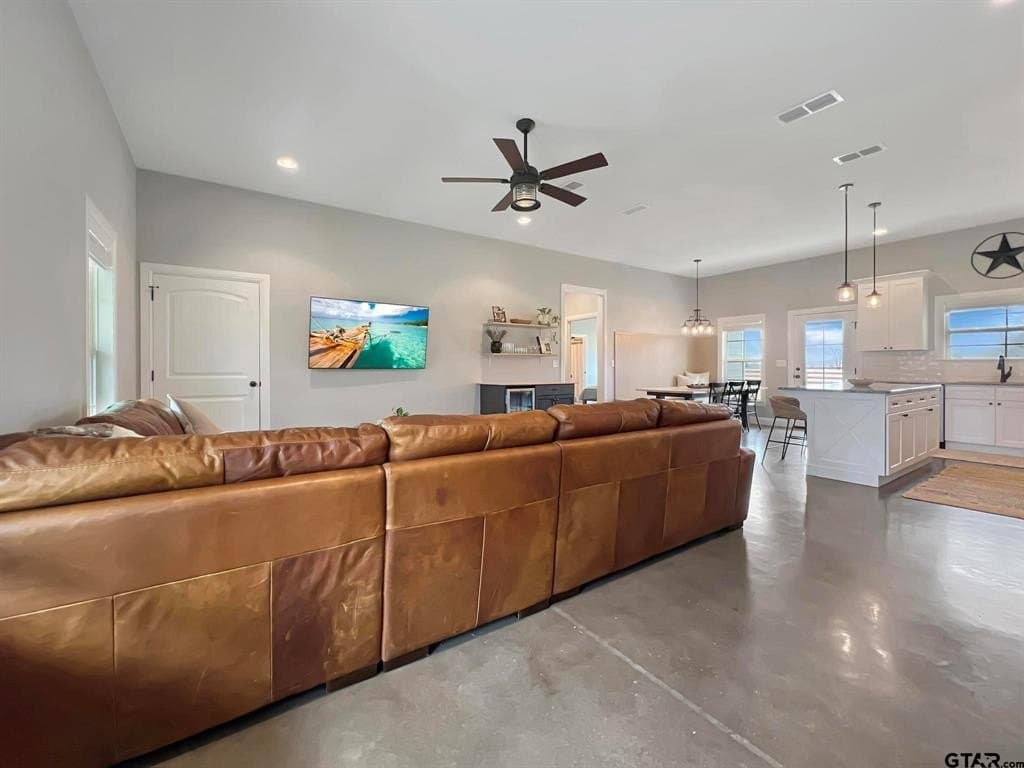 16.6 acres in Smith County gallery image 4
