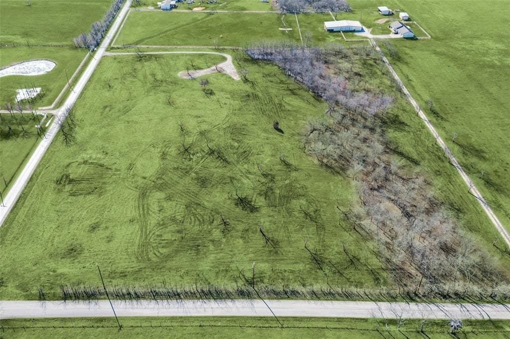 1.01 acres in Grayson County gallery image 2