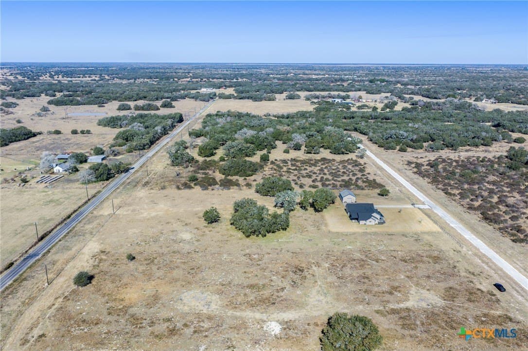 6 acres in Victoria County