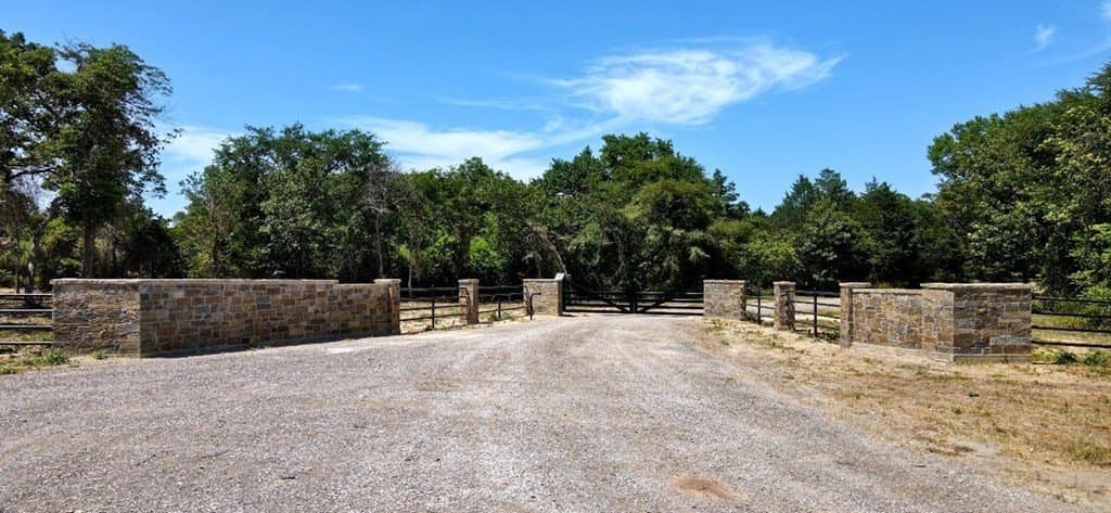 25.6 acres in Henderson County - photo 10