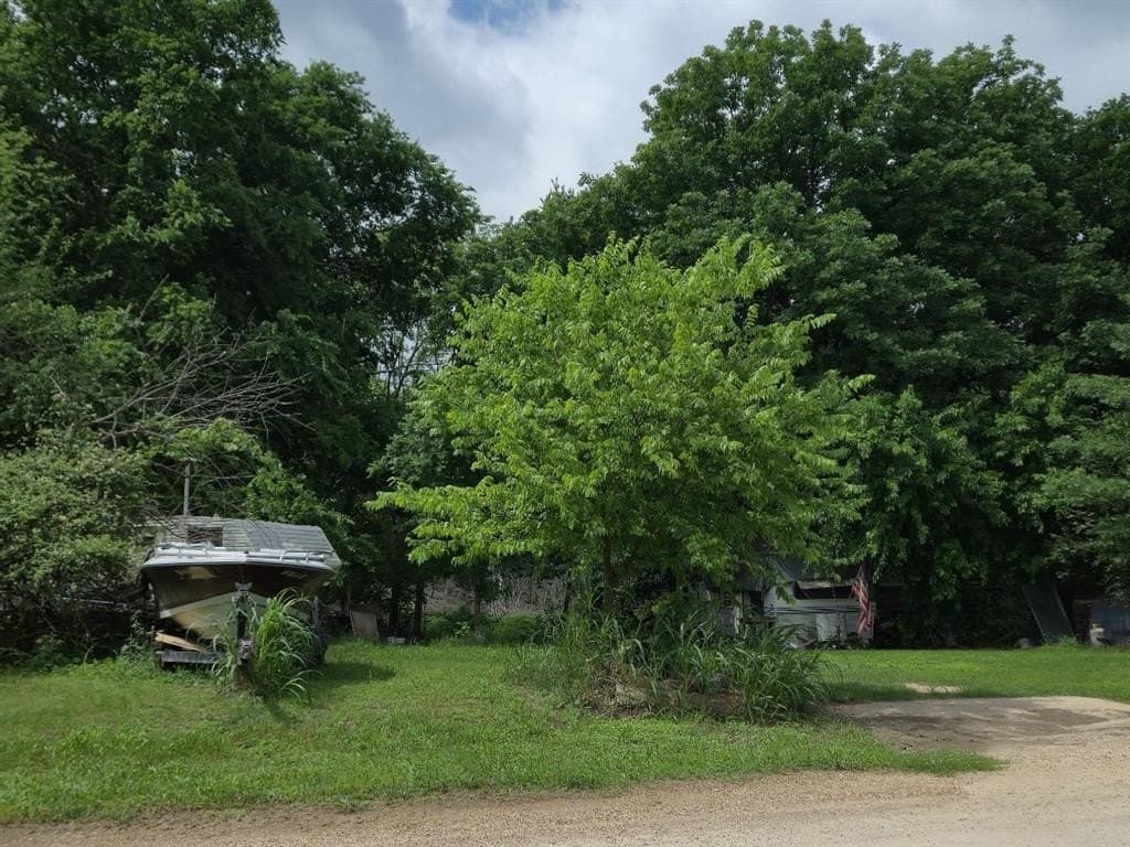 0.88 acres in Ellis County gallery image 3