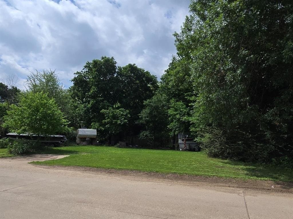 0.88 acres in Ellis County gallery image 2