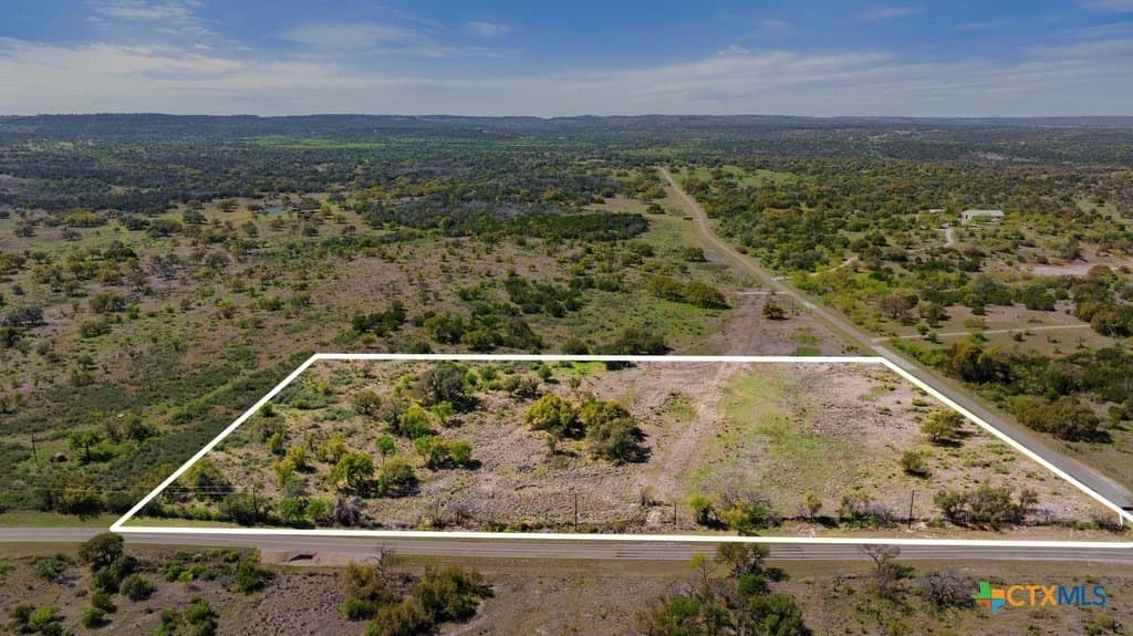 11 acres in Blanco County gallery image 3