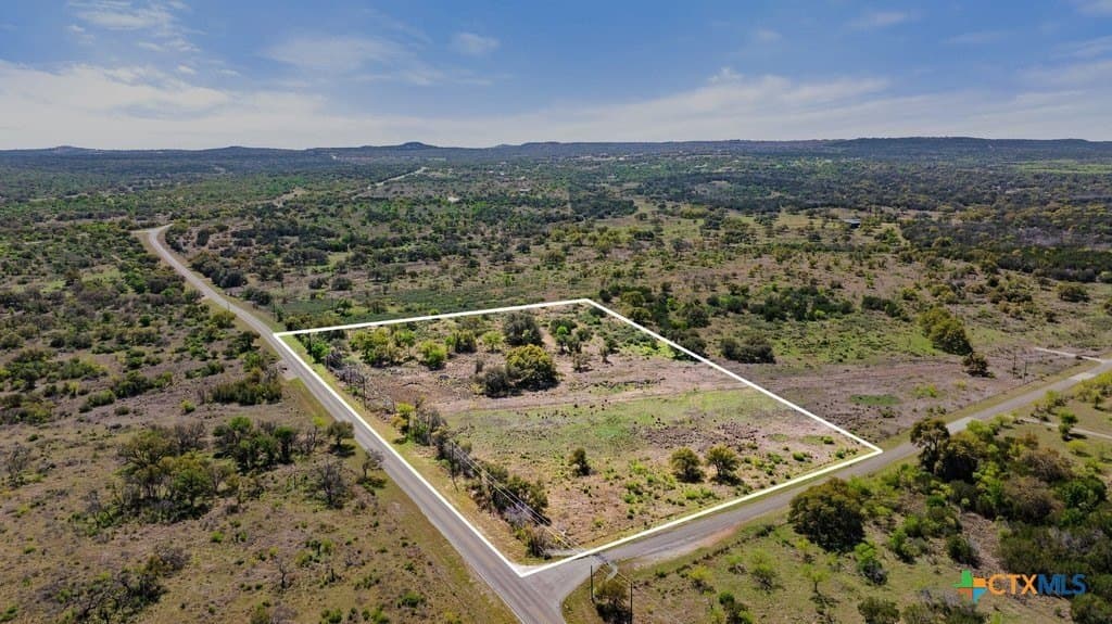 11 acres in Blanco County gallery image 2
