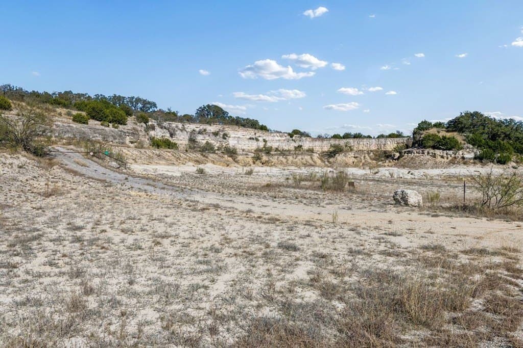 17.82 acres in Gillespie County - photo 9