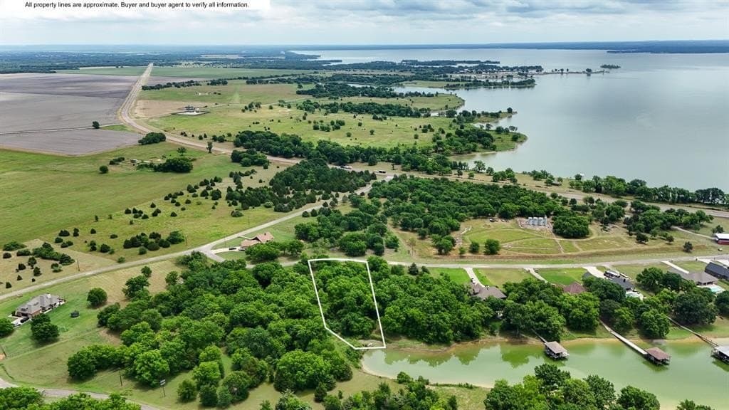 1.29 acres in Navarro County