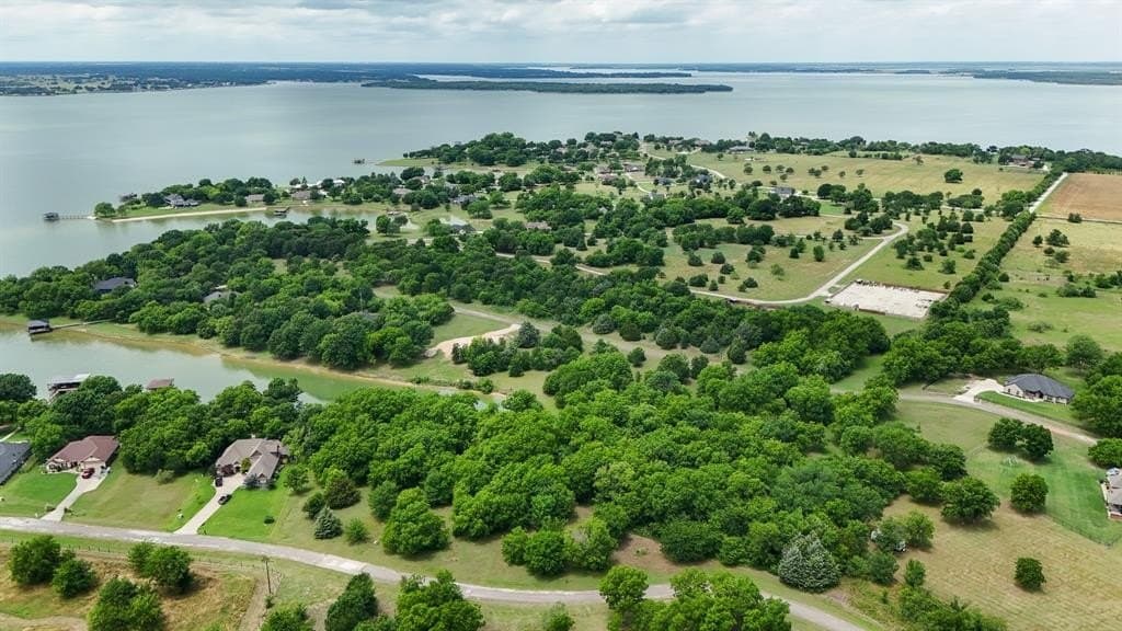 1.29 acres in Navarro County gallery image 3