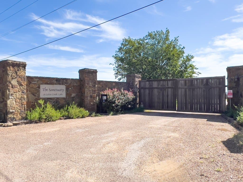 2.69 acres in Henderson County - photo 7
