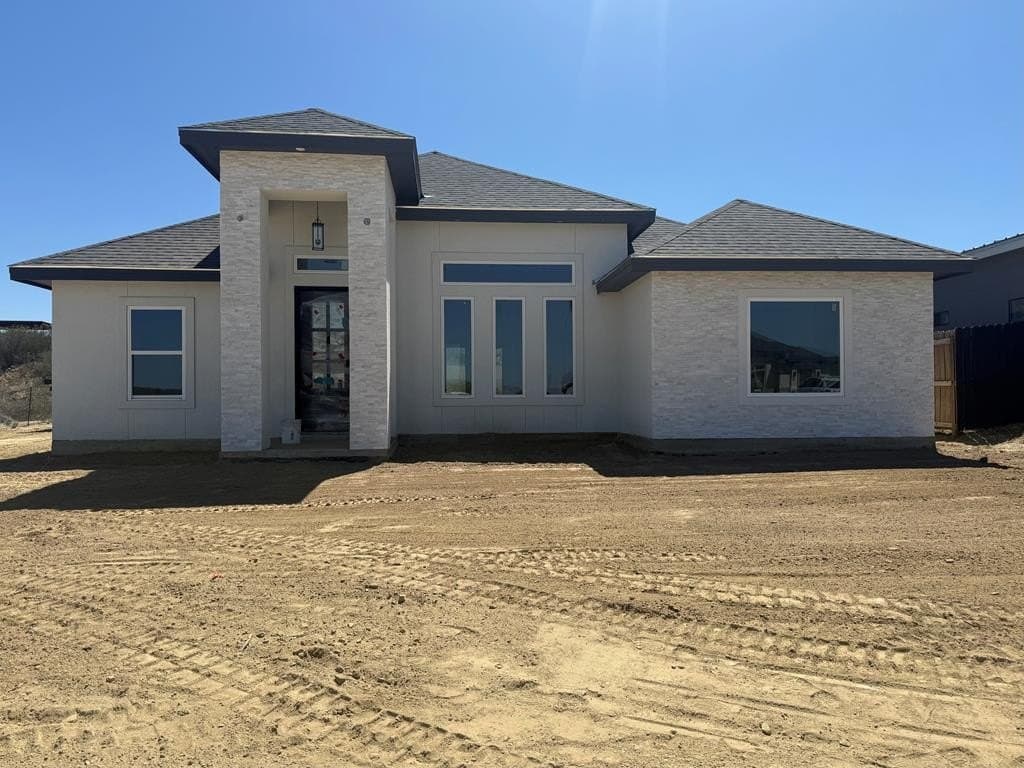 5,500 acres in Maverick County