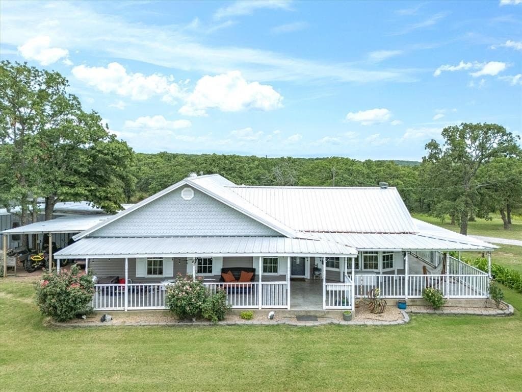 10 acres in Montague County