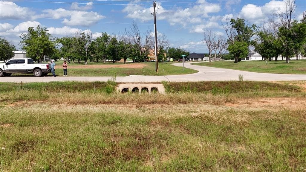 1.11 acres in Hood County gallery image 4