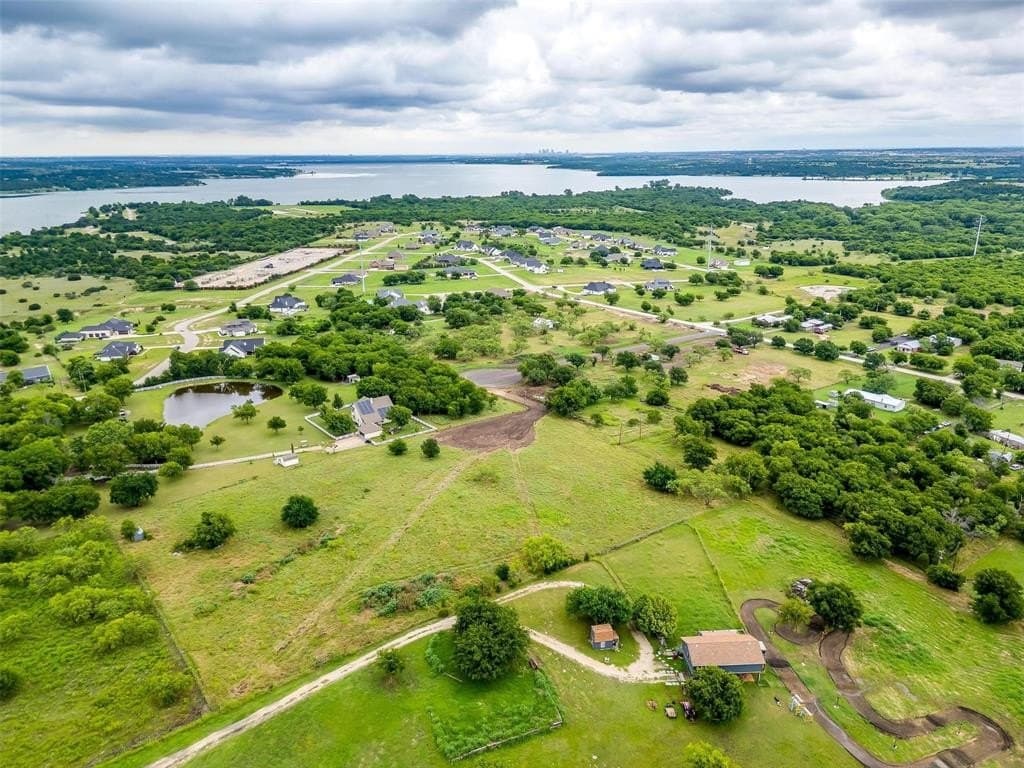 1.05 acres in Tarrant County gallery image 3
