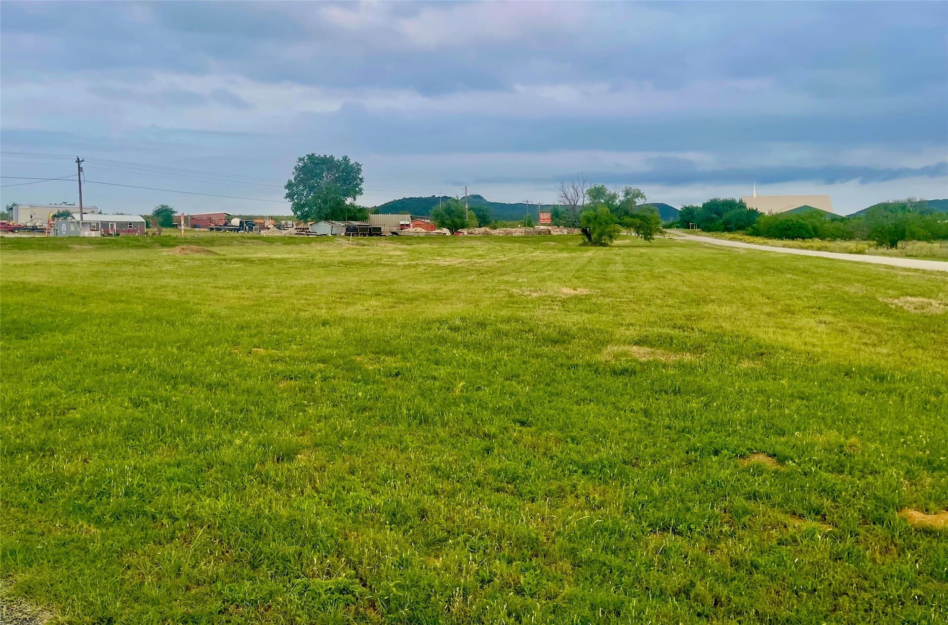 1.6 acres in Palo Pinto County gallery image 3