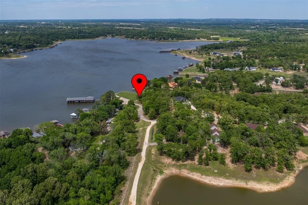 1.1 acres in Henderson County gallery image 3