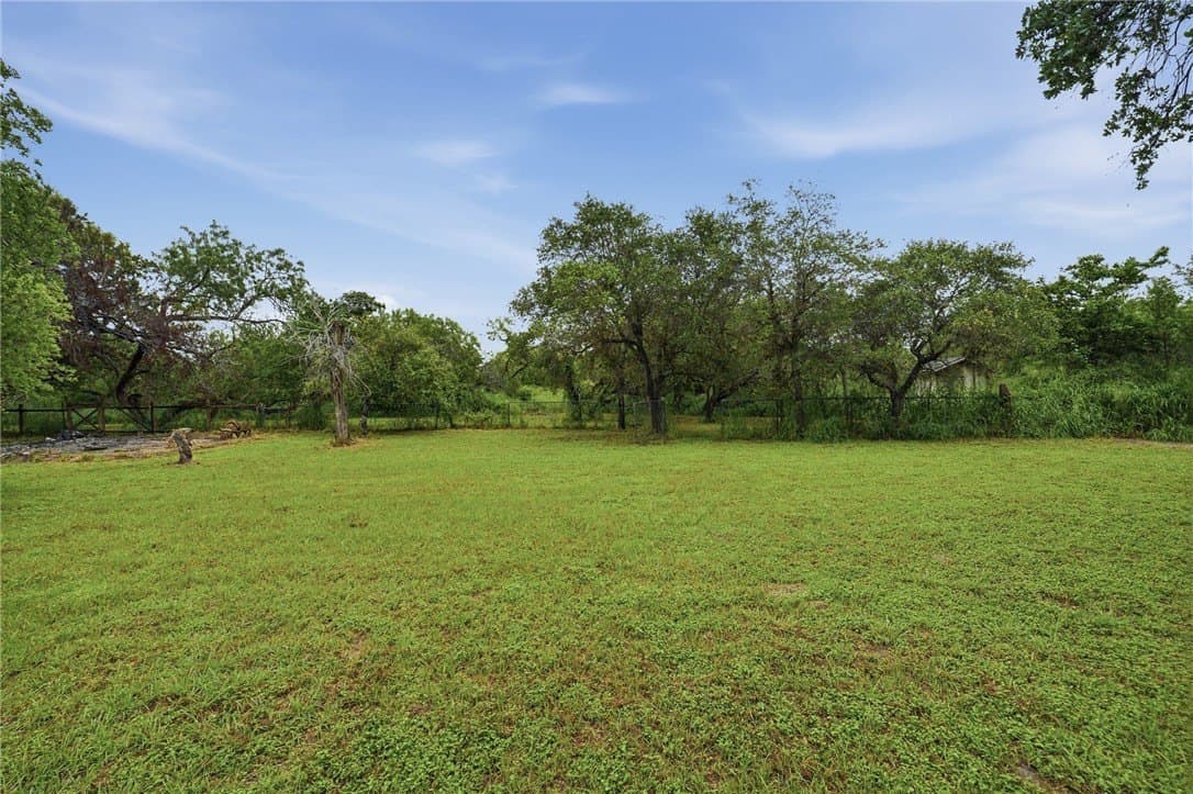 15.76 acres in Refugio County - photo 31