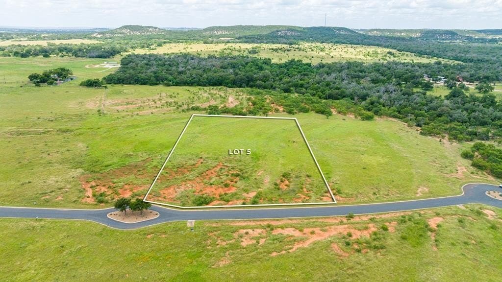 3.28 acres in Gillespie County