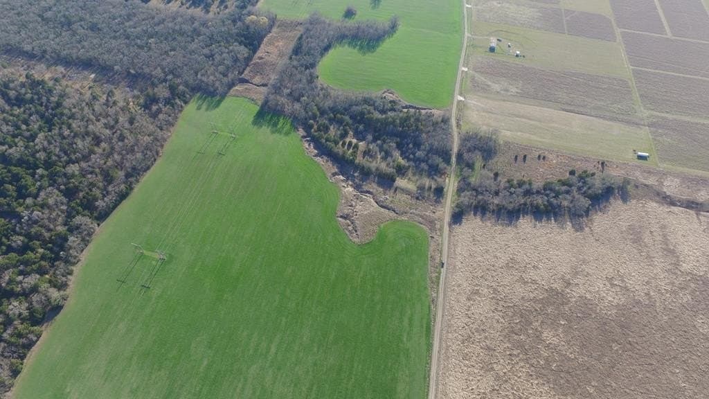 23.79 acres in Navarro County - photo 8
