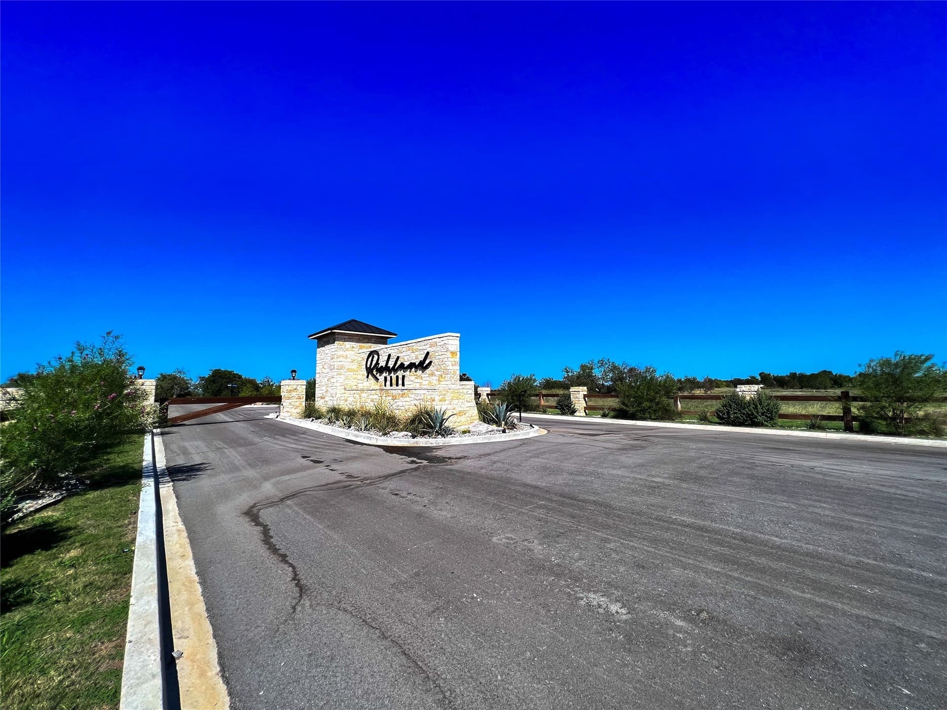 1.22 acres in Navarro County - photo 40