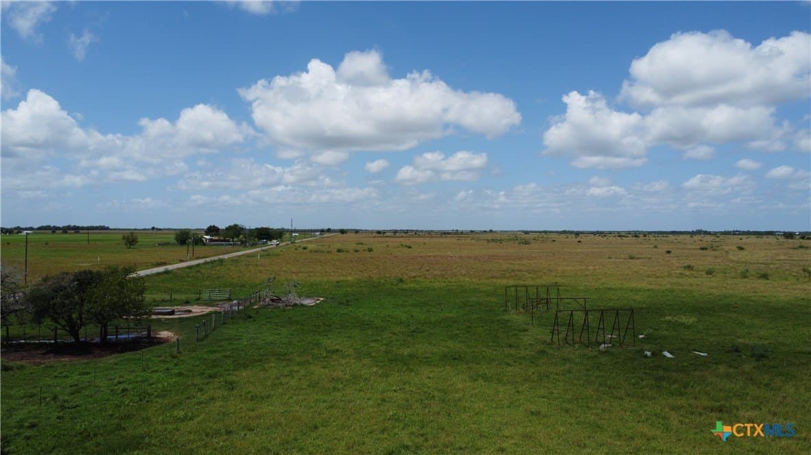 10.01 acres in Victoria County