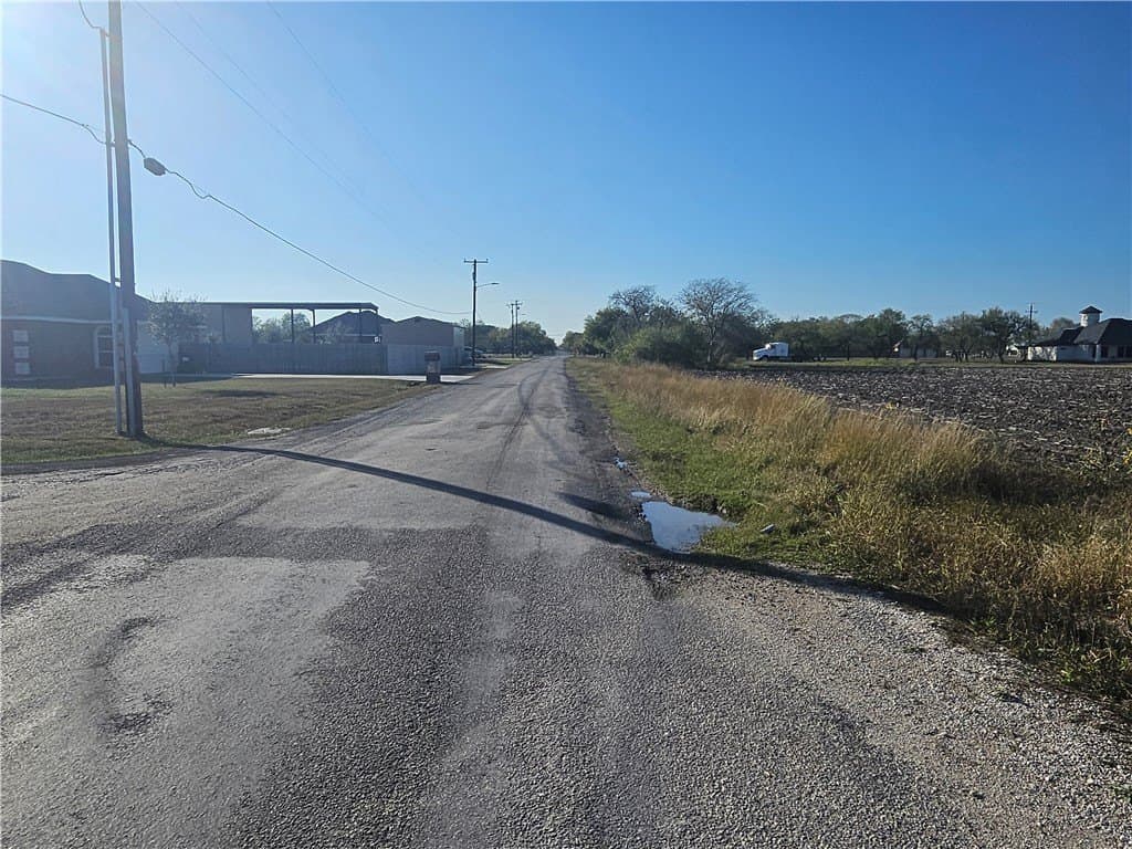 5.01 acres in Kleberg County gallery image 3