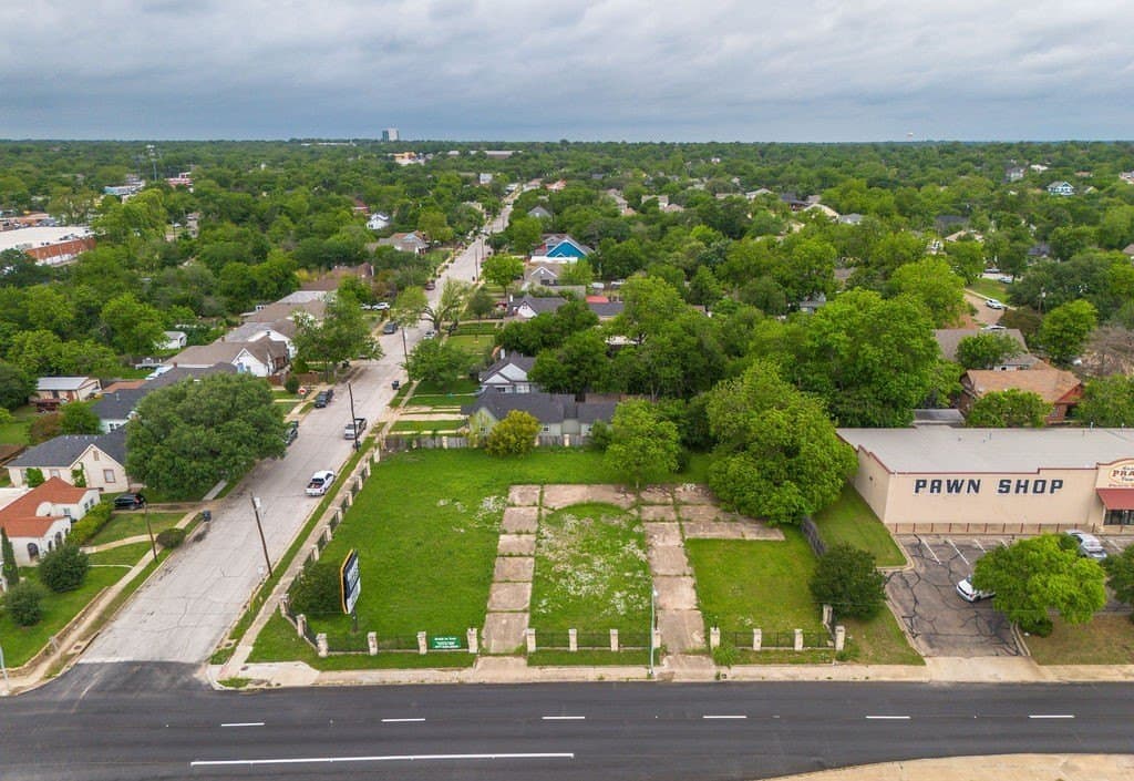 0.56 acres in McLennan County - photo 3