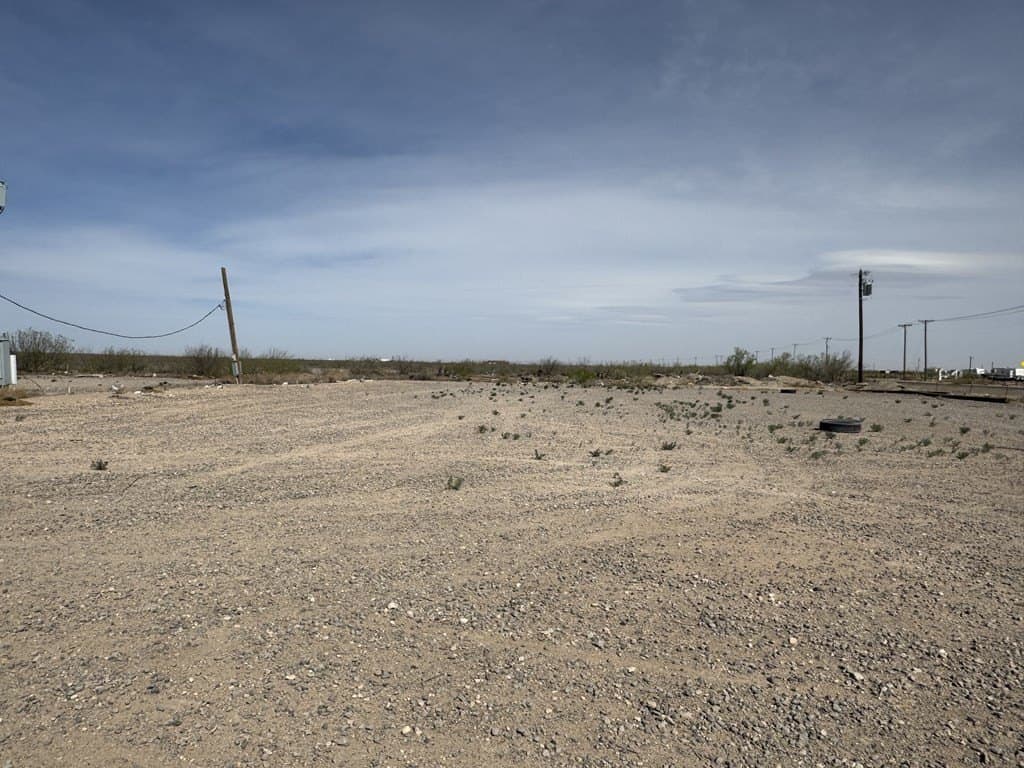 16.47 acres in Pecos County gallery image 3