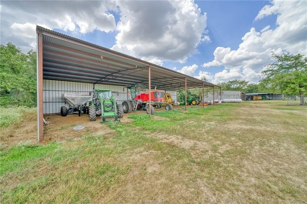 523.41 acres in Robertson County - photo 19