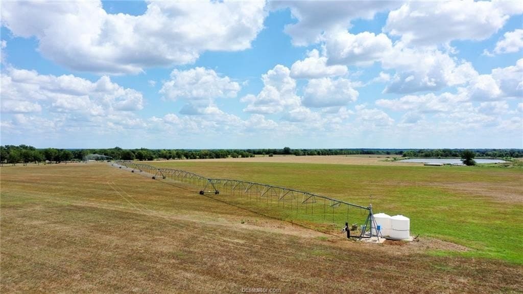 523.41 acres in Robertson County - photo 24
