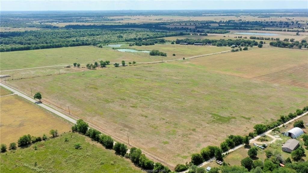 523.41 acres in Robertson County - photo 7