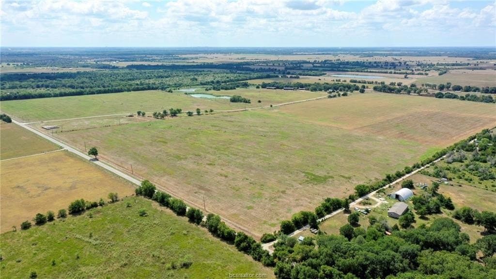 523.41 acres in Robertson County - photo 42