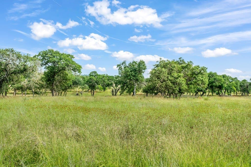 5.02 acres in Kerr County gallery image 2