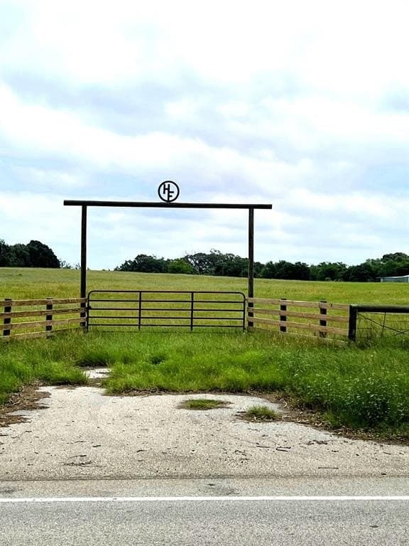 68.5 acres in Henderson County