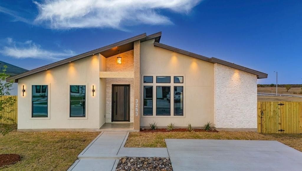 7,500 acres in Maverick County