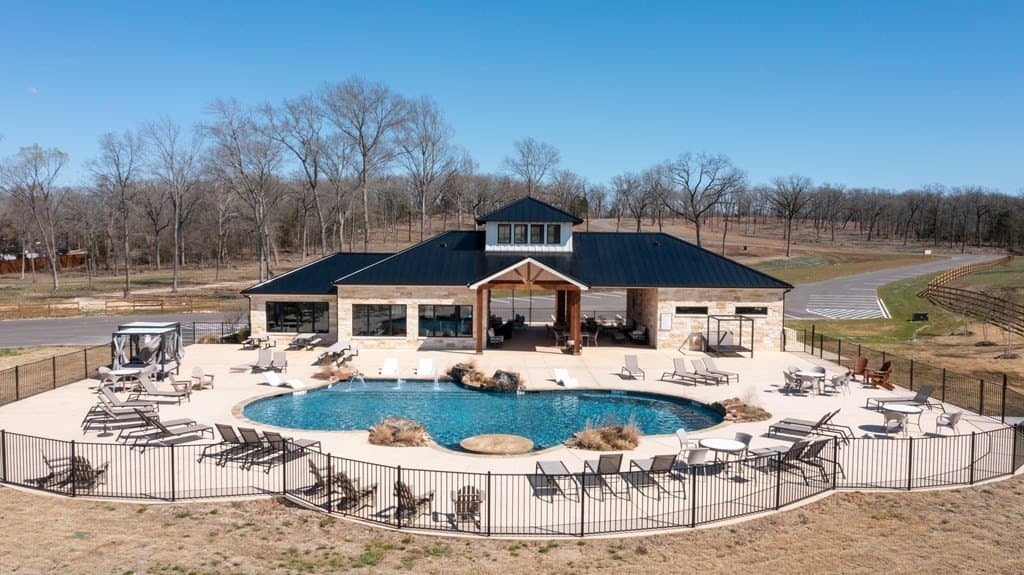 1.63 acres in Henderson County - photo 8