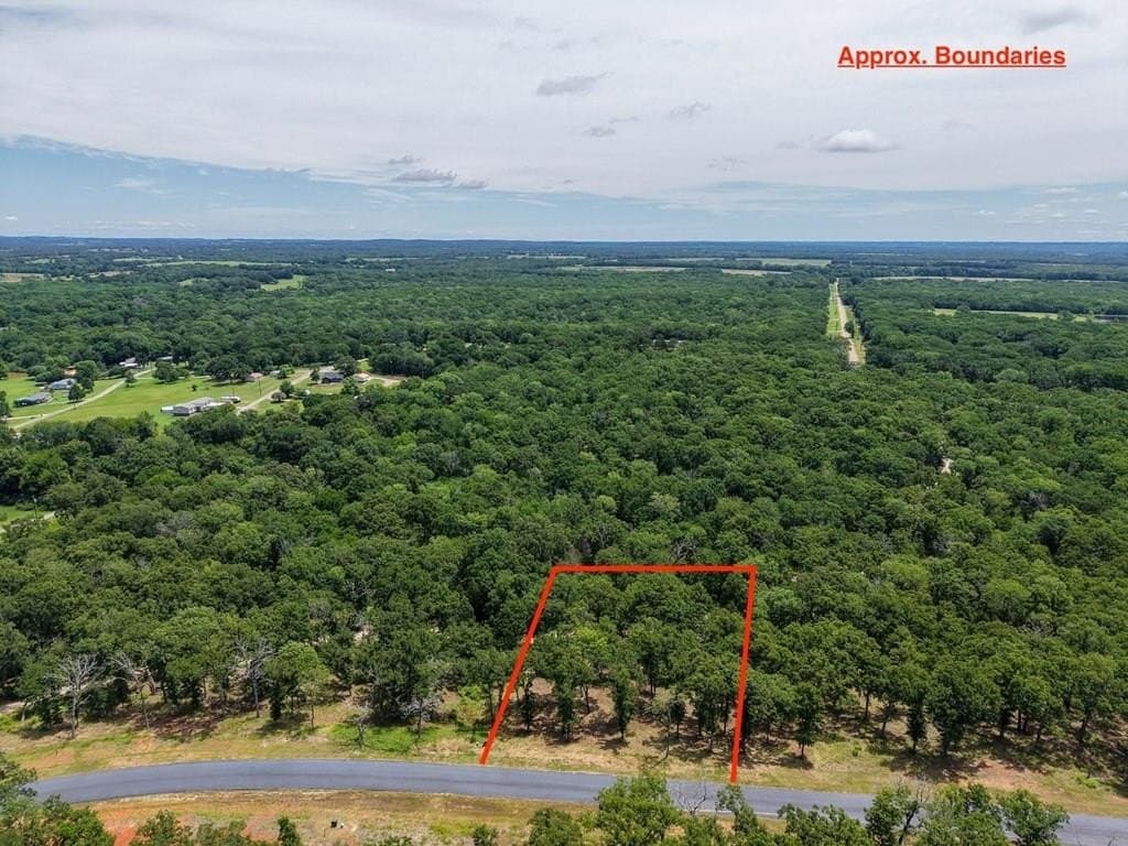 1.63 acres in Henderson County