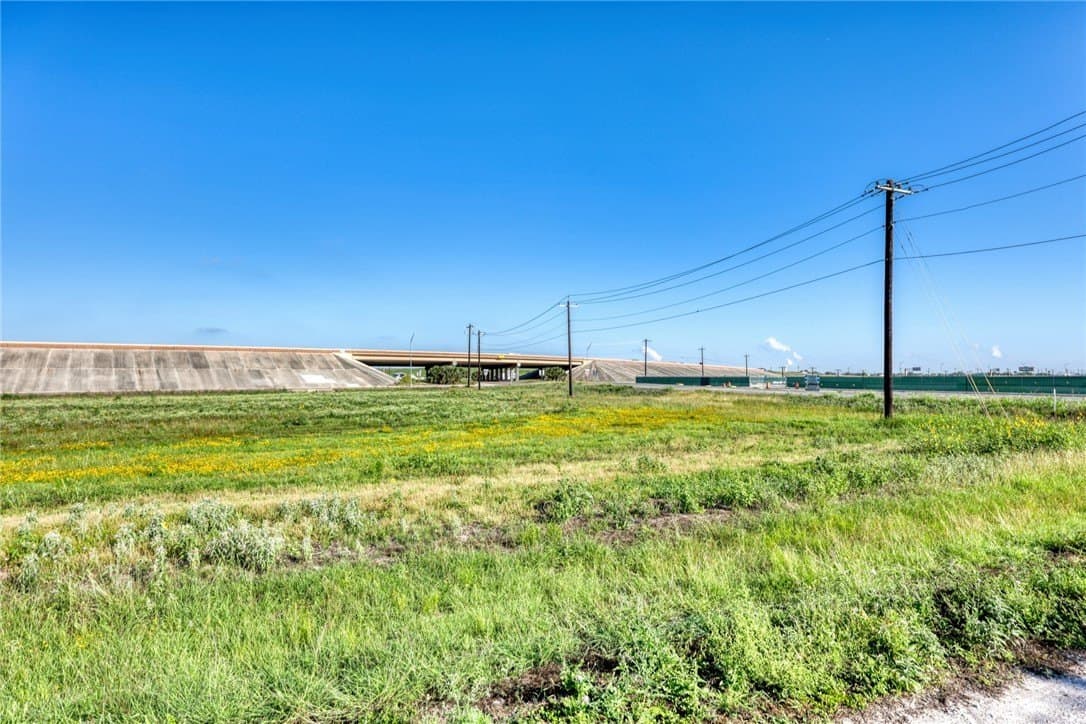 1.59 acres in Nueces County gallery image 4