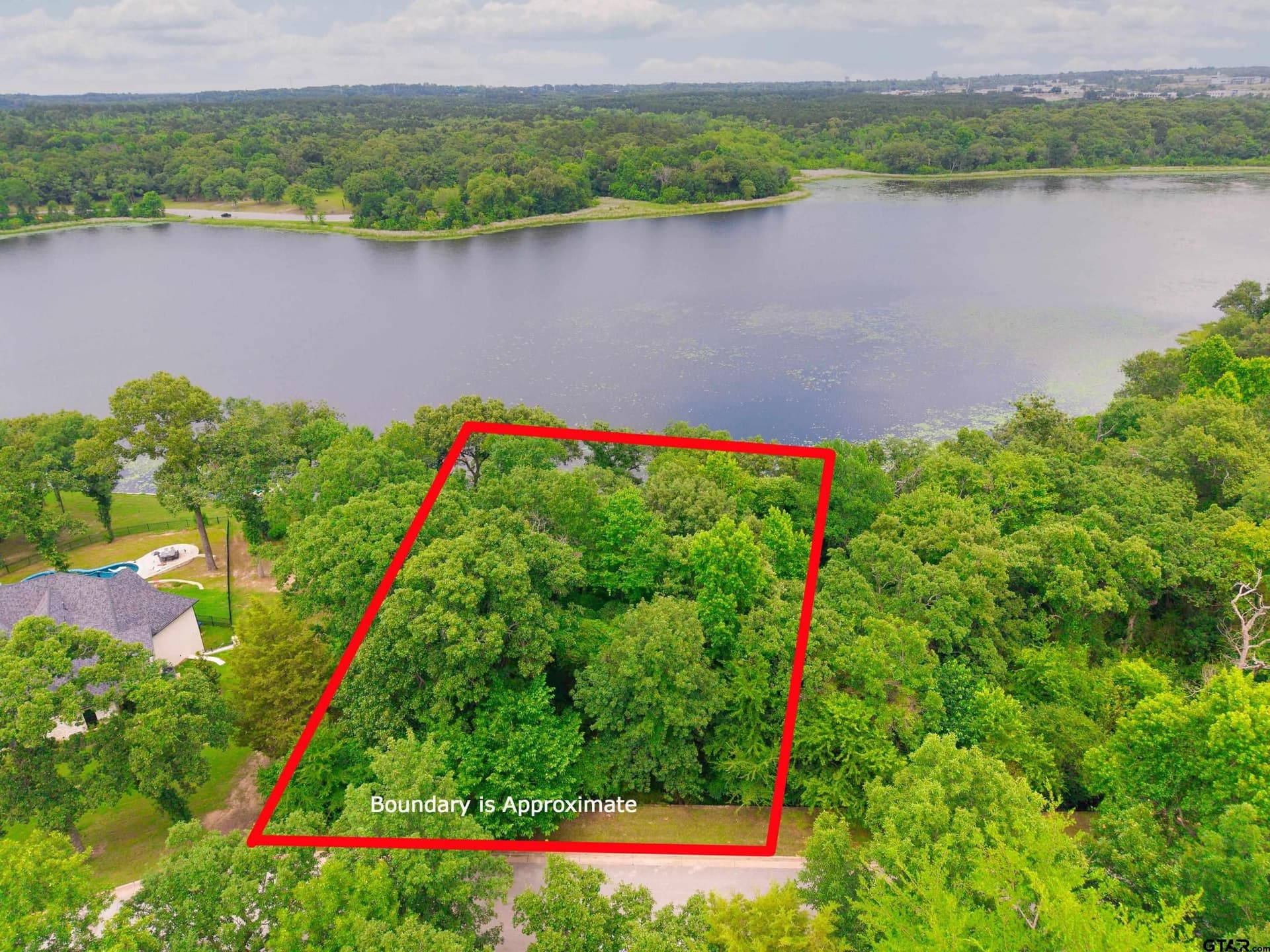 0.99 acres in Smith County