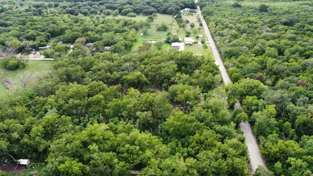 4.84 acres in Angleton County featured view